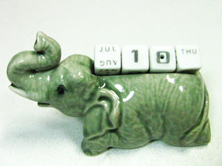 陶製象のカレンダーD クリック！！
