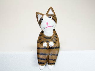 ネコ雑貨・小さな座るバリ猫「シマ猫茶1」
